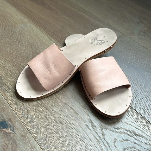 Barely worn Beek sandals - Picture 1 of 5